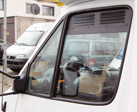 Cabina di guida Griglie di ventilazione: Ventilazione per le porte della cabina 46149