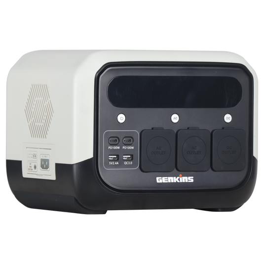 Power station portatile Genkins PRO700 da 512 Wh e 700 W, vista anteriore e laterale