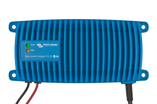 Blue Smart IP67 Charger 12/25(1) 230V CEE 7/7