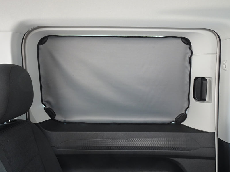 Carica immagine in Galleria Viewer, Set di oscuramento VW T7 Multivan 372273
