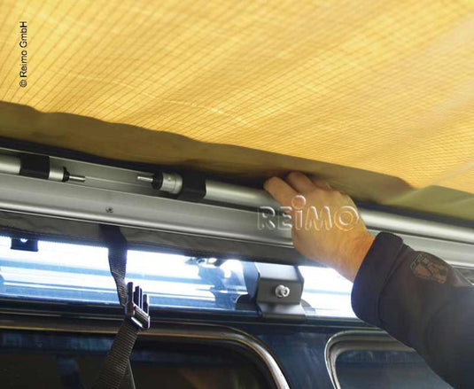 Tenda da sole laterale in alloggiamento in alluminio per lo srotolamento 42301
