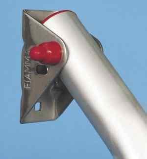 Portapacchi posteriore in alluminio Carry Bike 200D completo per porte a battent 44095