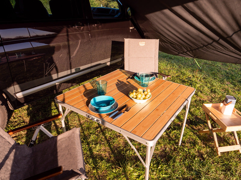 Load image into Gallery viewer, Klappbarer Campingtisch mit Tischplatte aus Bambus 9105461
