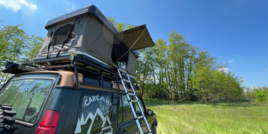 campeggio in auto tenda rigida