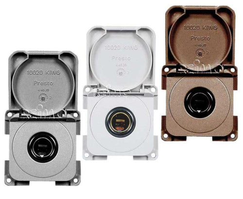 Presa di corrente standard con coperchio incernierato M81018